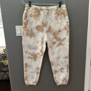 NWOT XL Vuori cotton tye-dye jogger